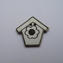 bouton bois au ptit bonheur - la cigogne qui brode