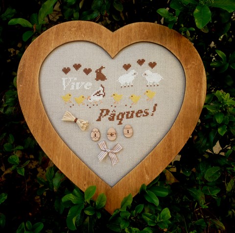 vive paques point de croix la cigogne qui brode