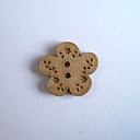 bouton bois au ptit bonheur - la cigogne qui brode