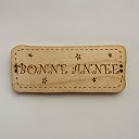 bouton bois au ptit bonheur - la cigogne qui brode