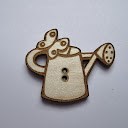 bouton bois au ptit bonheur - la cigogne qui brode