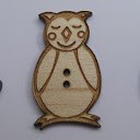 bouton bois au ptit bonheur - la cigogne qui brode